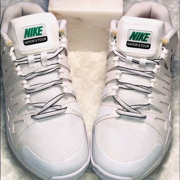 Nike Shoes - 💚Nike Vapor 9 Tennis Shoes size 8.5 Women